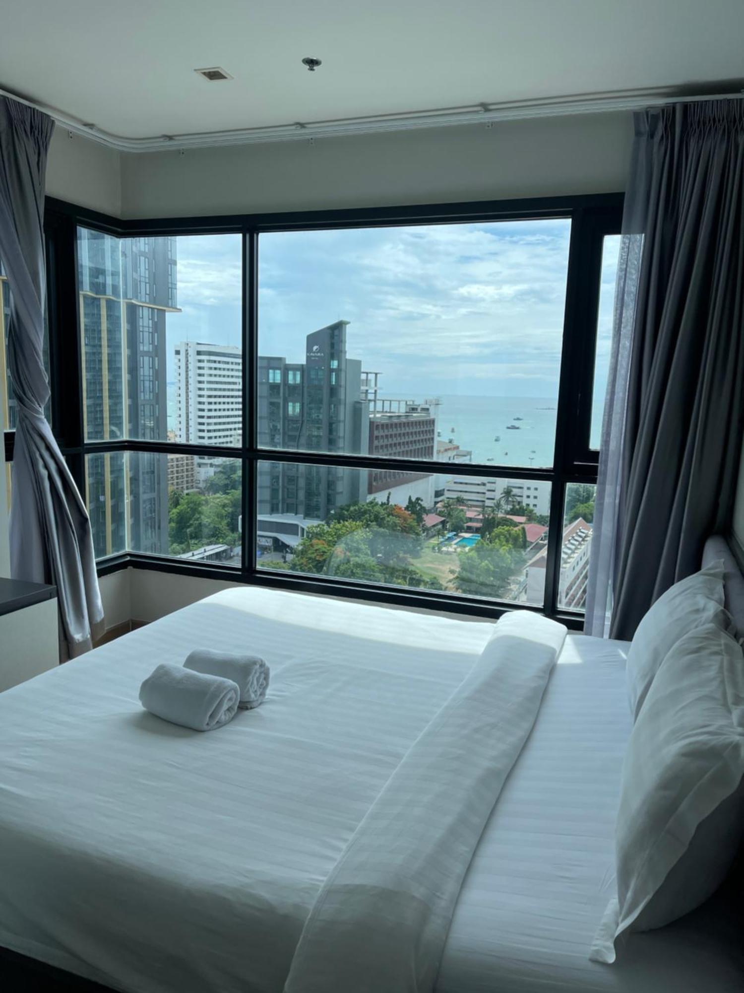 Apartmán The Base Pattaya By Feng Exteriér fotografie