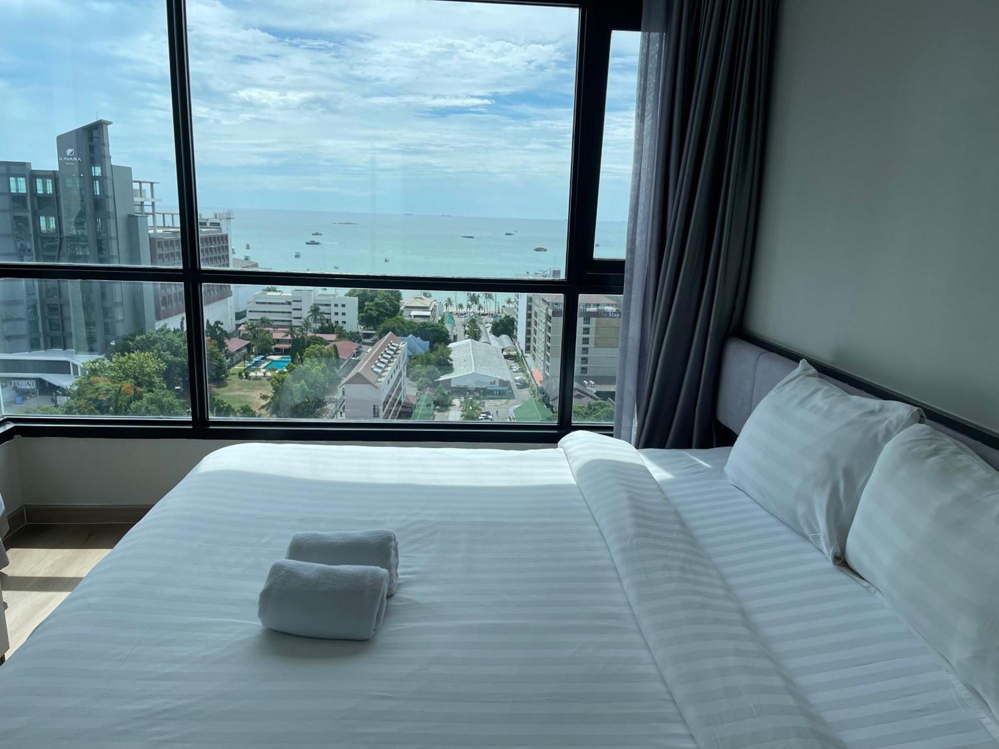 Apartmán The Base Pattaya By Feng Exteriér fotografie