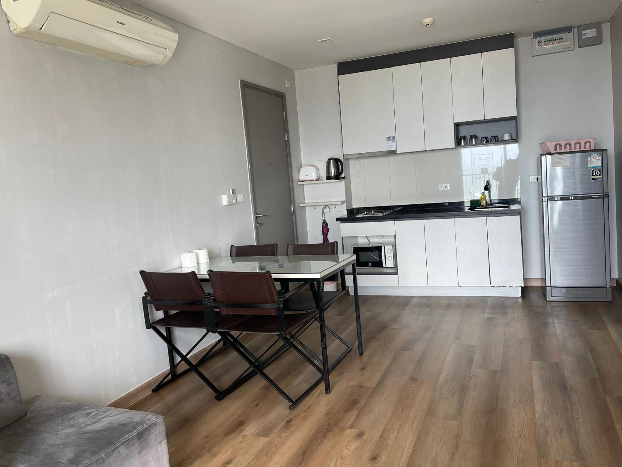 Apartmán The Base Pattaya By Feng Exteriér fotografie