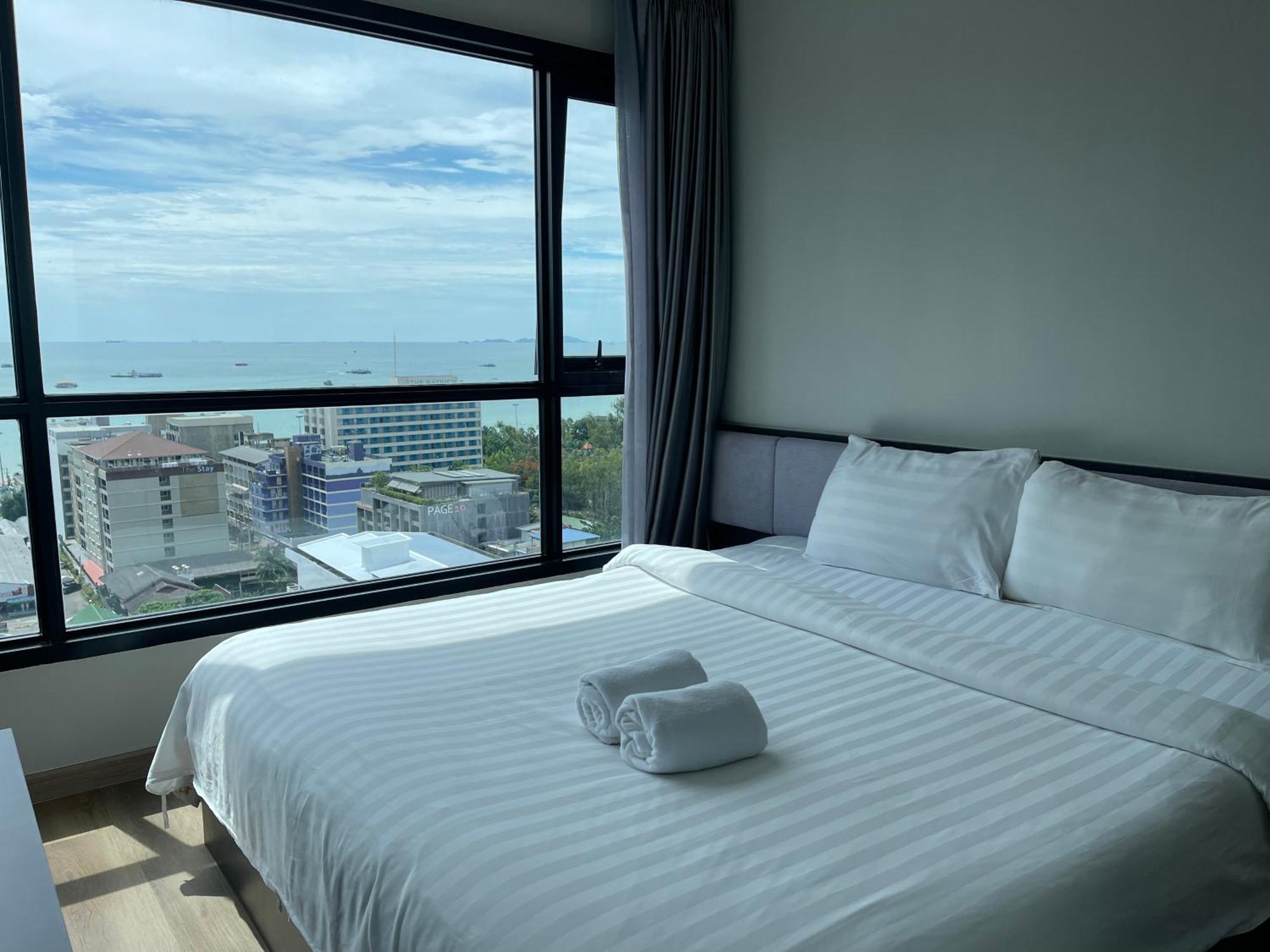 Apartmán The Base Pattaya By Feng Exteriér fotografie